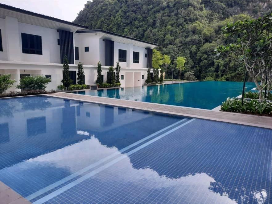 Hotspring 2 Room 1512 Suite Sunway Onsen With Theme Park View 4 Pax تامبون المظهر الخارجي الصورة